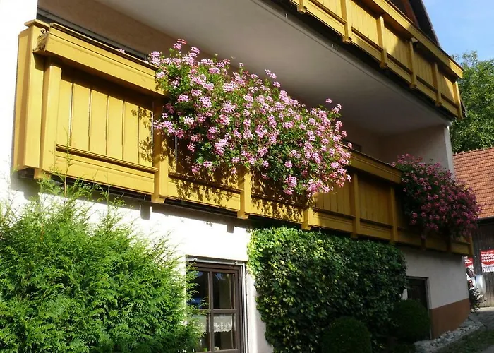 Ferien Kaiser Mit Balkon Und Garten Offenhausen