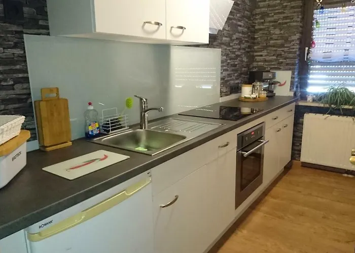 Ferien Kaiser Mit Balkon Und Garten Offenhausen